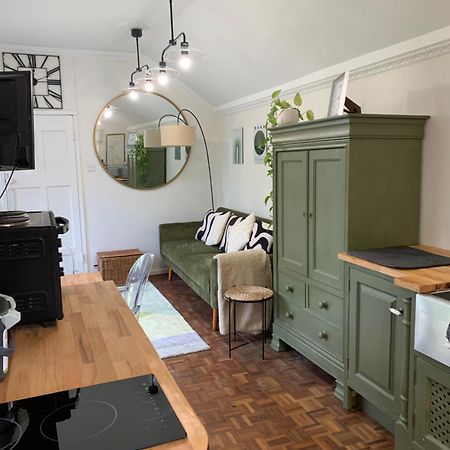 Newly Refurbished One Bedroom With Additional Sofa Bed Self Contained Flat In Garden Abbots Langley Luaran gambar